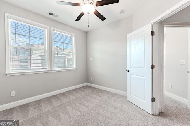 Building Photo - 5051 Pinckney Ln