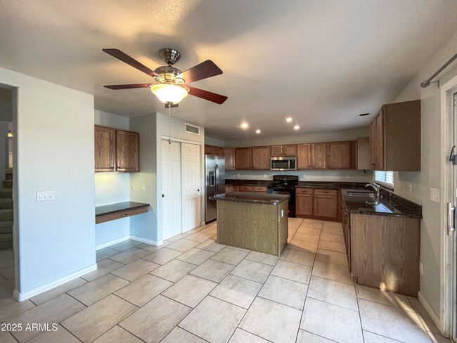 Building Photo - 4645 E Kelly Dr