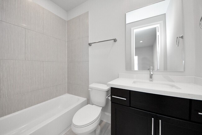 Building Photo - 826 Cage St