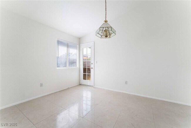 Building Photo - 4104 N Compass Rose Way