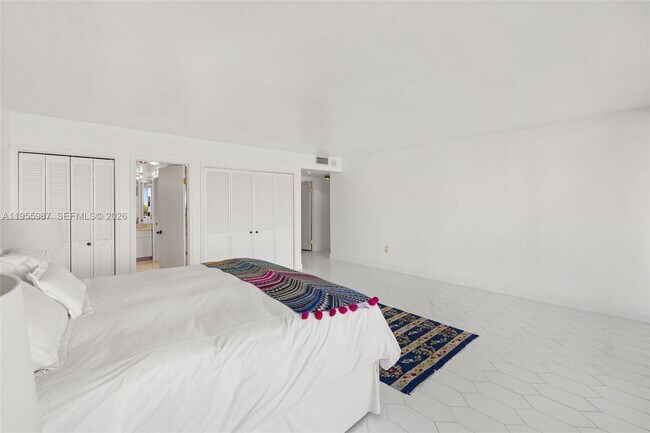 Building Photo - 1 Grove Isle Dr