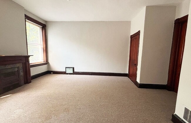 Building Photo - 511 Lowell Ave