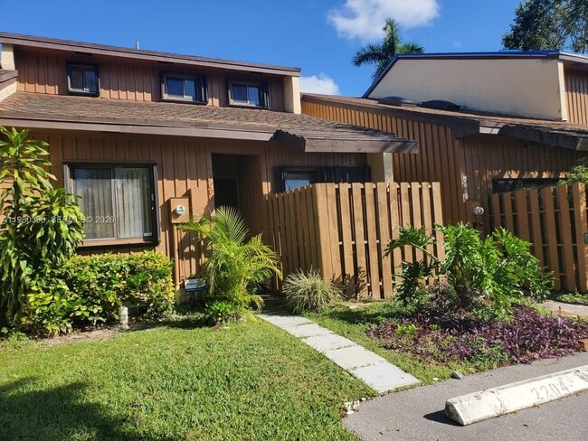 Building Photo - 4206 SW 87th Terrace