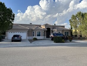 Building Photo - 1031 Los Moros Dr