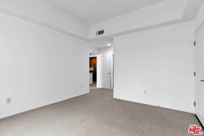 Building Photo - 4060 Glencoe Ave