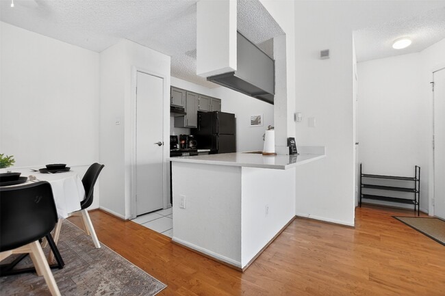 Building Photo - 3770 Lovers Wood Ln