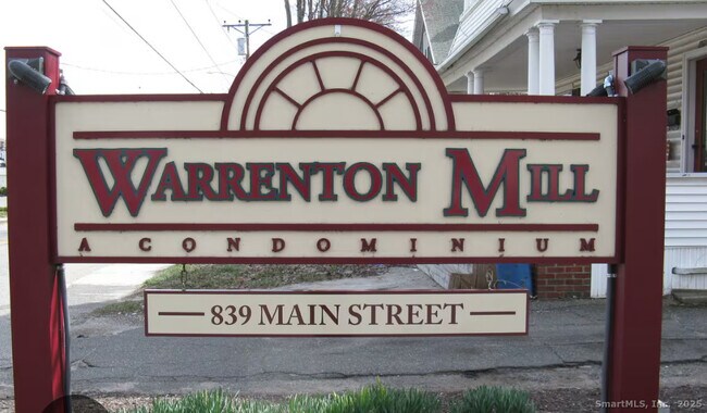 Building Photo - 839 Main St