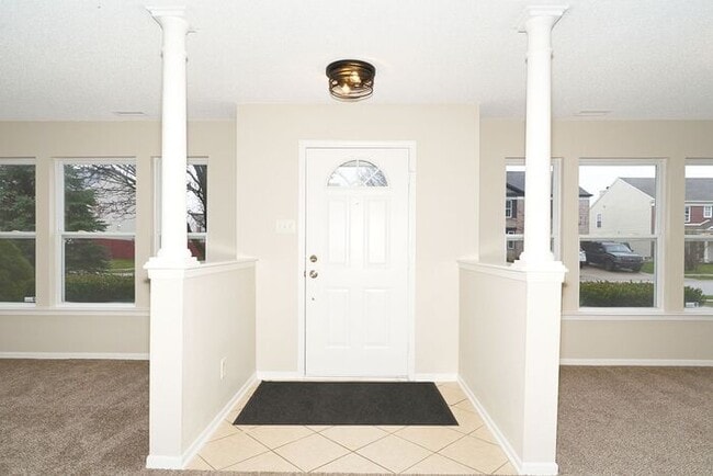 Building Photo - Large 4 Bedroom and Brownsburg Schools!