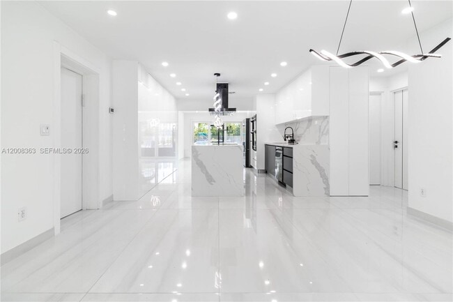 Building Photo - 4530 SW 34th Dr
