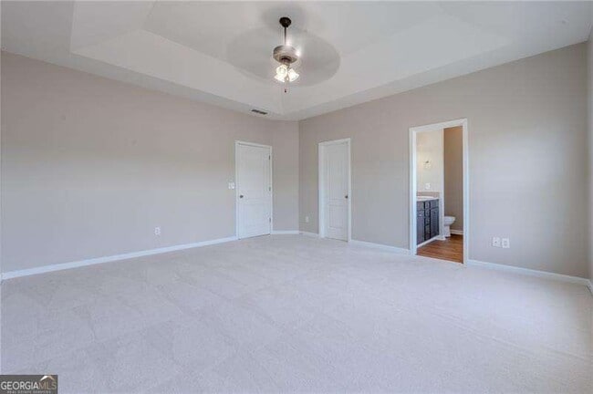 Building Photo - 17 Village Glen