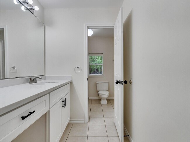 Building Photo - 4510 Chestnut Meadow Dr