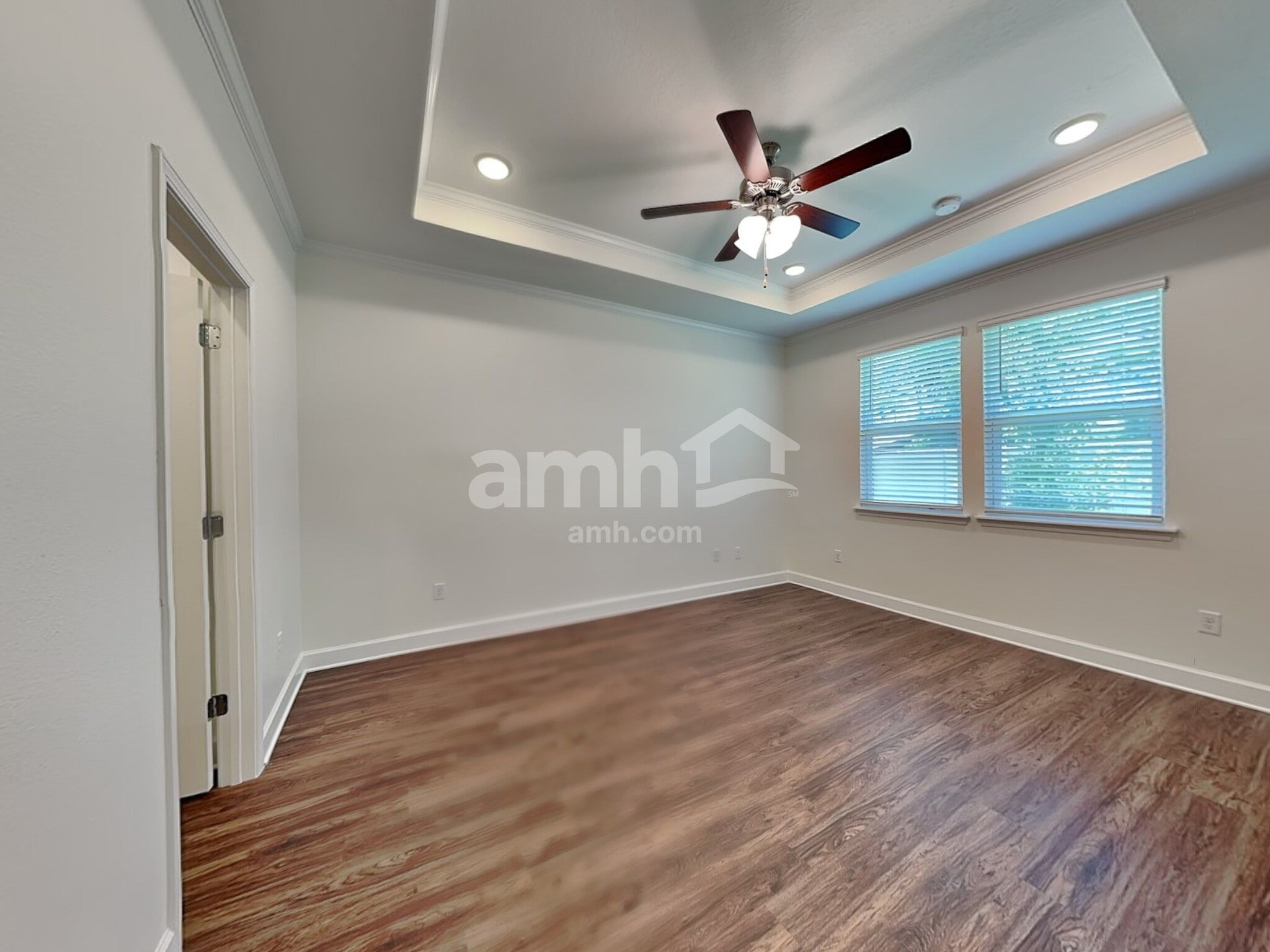 Building Photo - 484 Banyan Frst Dr