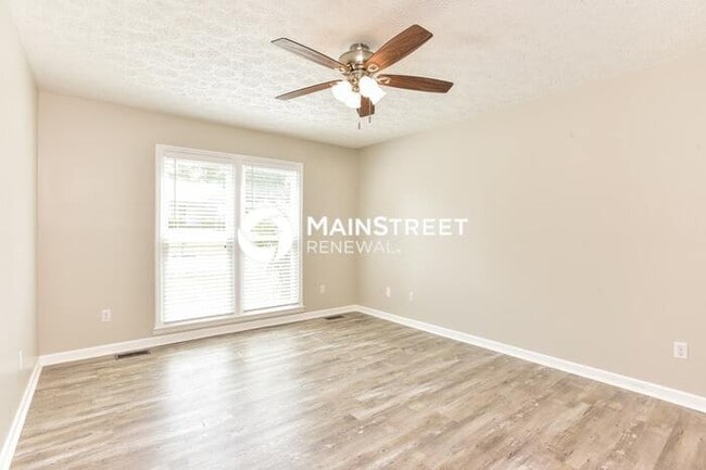 Building Photo - 3 Bedroom Pet-Friendly Home in FAIRVIEW, TN with Main Street Renewal