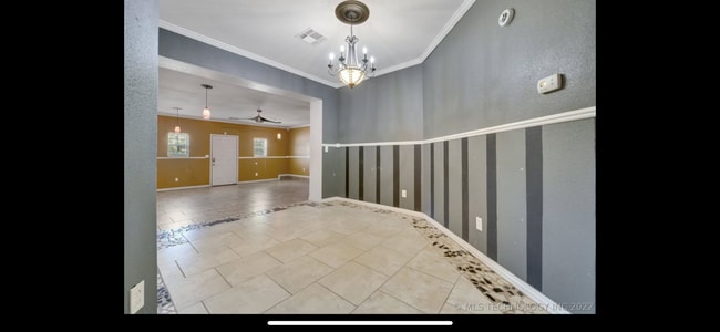 Building Photo - Huge Home Minutes from Downtown Tulsa