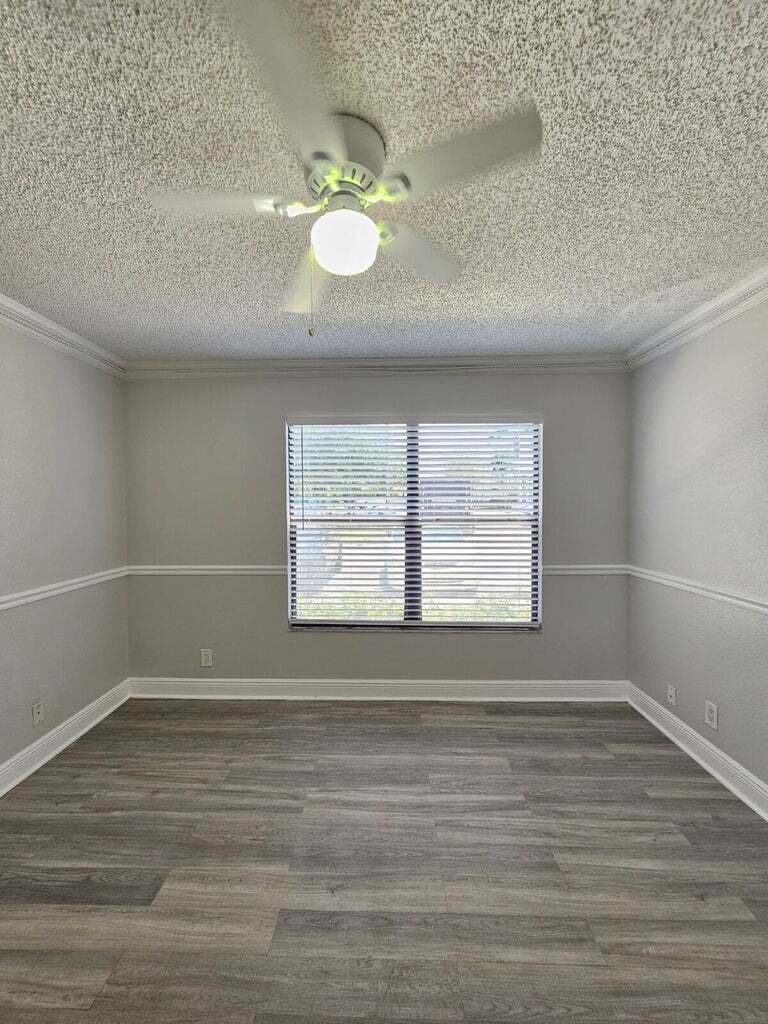 Building Photo - 1453 Lake Crystal Dr
