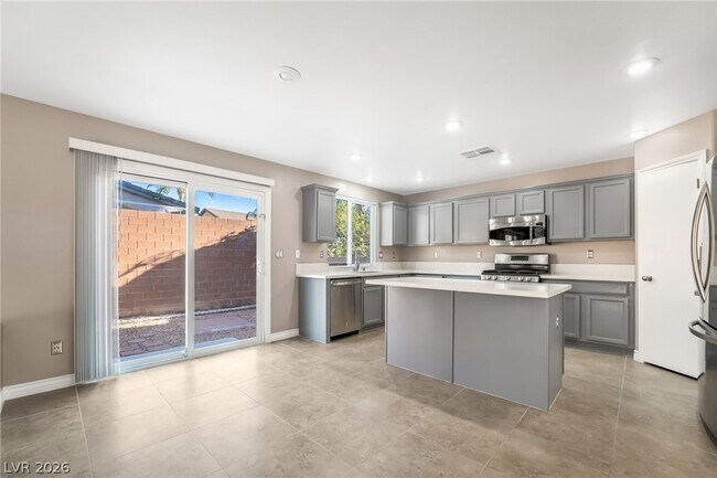 Building Photo - 4664 Deer Forest Ave