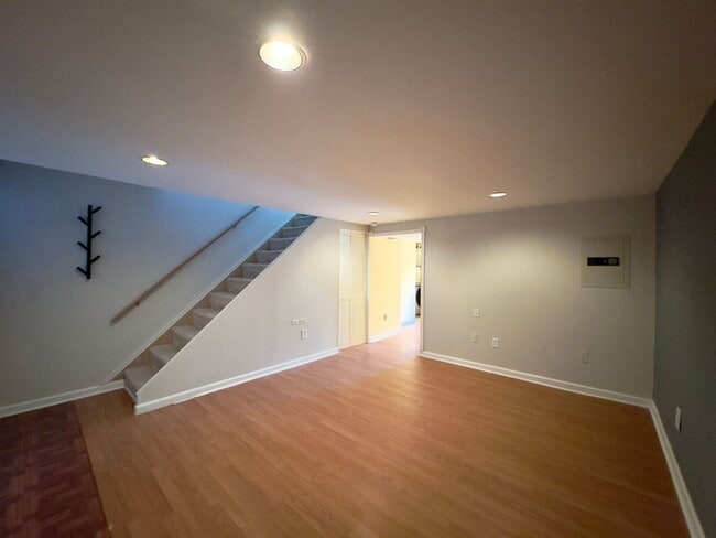 Building Photo - Charming 2 Bedroom/1.5 Bathroom Townhome in Nottingham, MD!