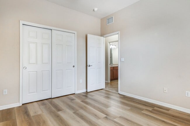 Building Photo - ** AVIANO AT NAPLES ** 3 BED / 2 BATH - CARRIAGE HOME - GARAGE - CENTRAL NAPLES - ANNUAL RENTAL