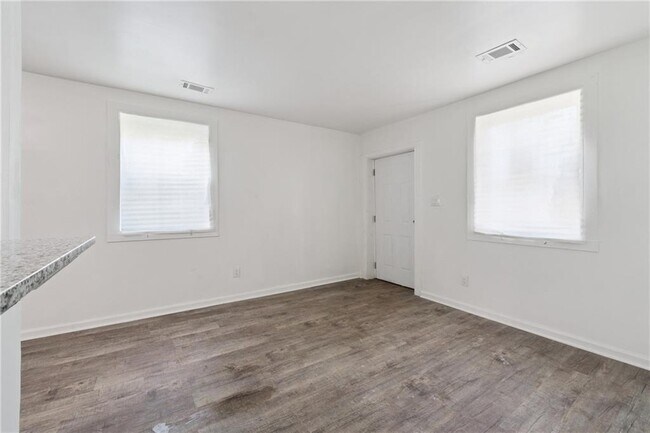 Building Photo - 1098 Smith St SW