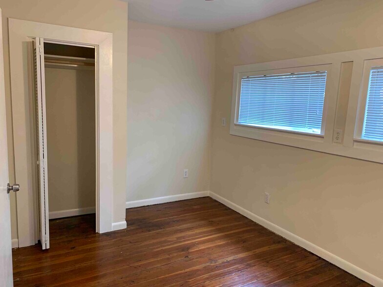 Building Photo - 903 Montgomery St