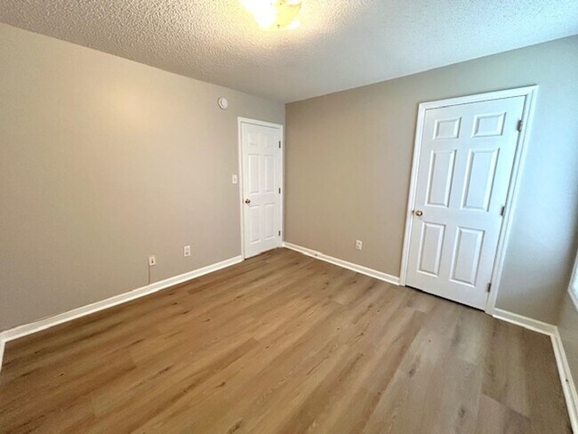 Building Photo - 124 Railroad Ridge Rd
