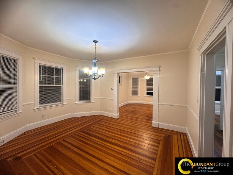 Building Photo - 11 Fairfield St