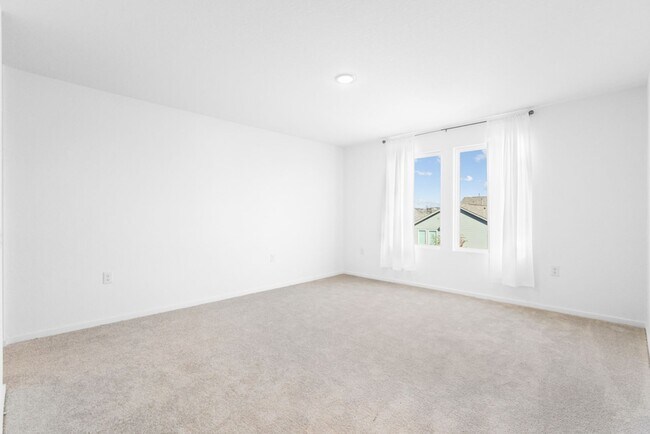 Building Photo - 1347 Neria Lp