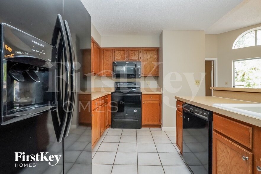 Building Photo - 1008 Vannessa Dr