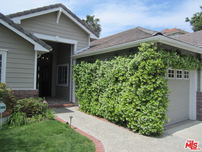 Building Photo - 24534 Stonegate Dr