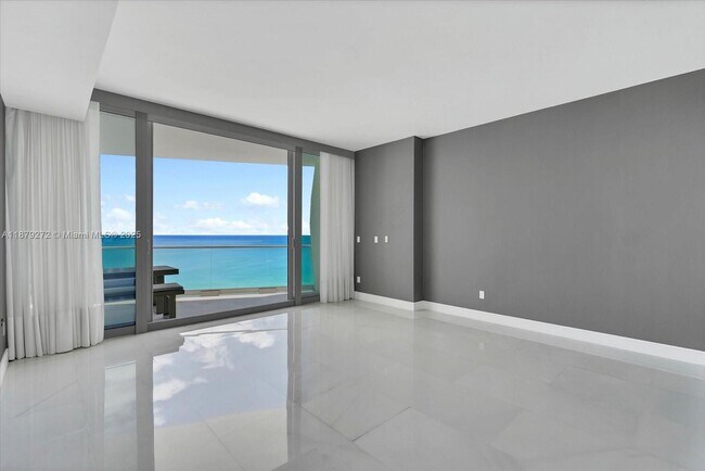 Building Photo - 16901 Collins Ave