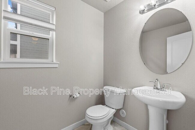 Building Photo - 7684 S Seabreeze Way