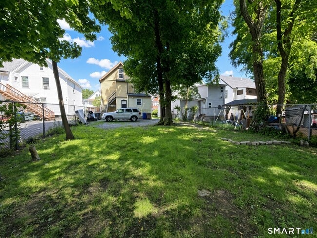 Building Photo - 451 Hollister Ave