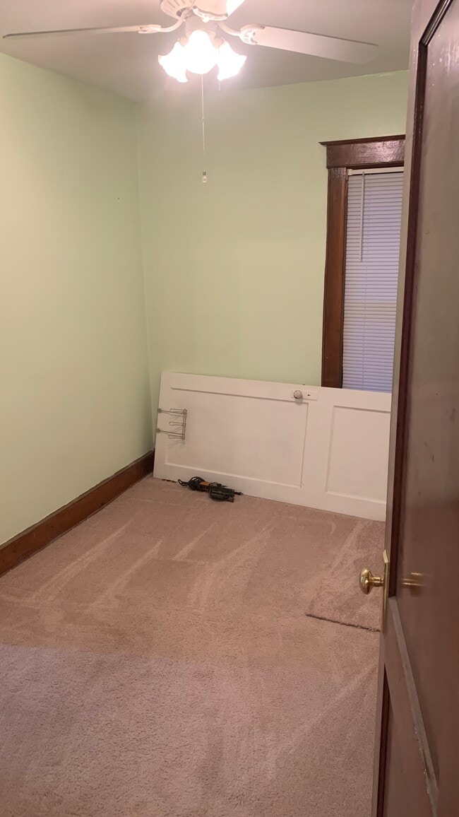 bedroom 2 - 43 Dickinson Ave