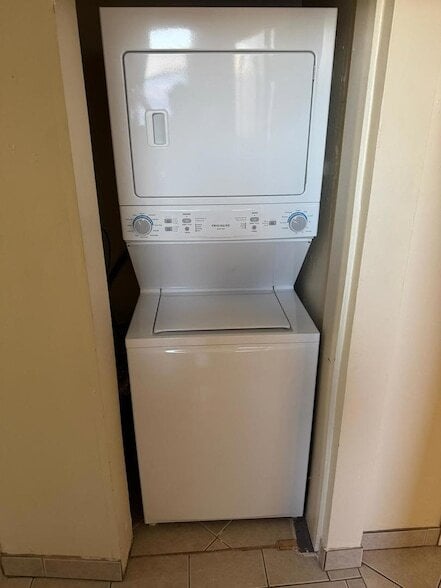 Building Photo - 2636 W Division St