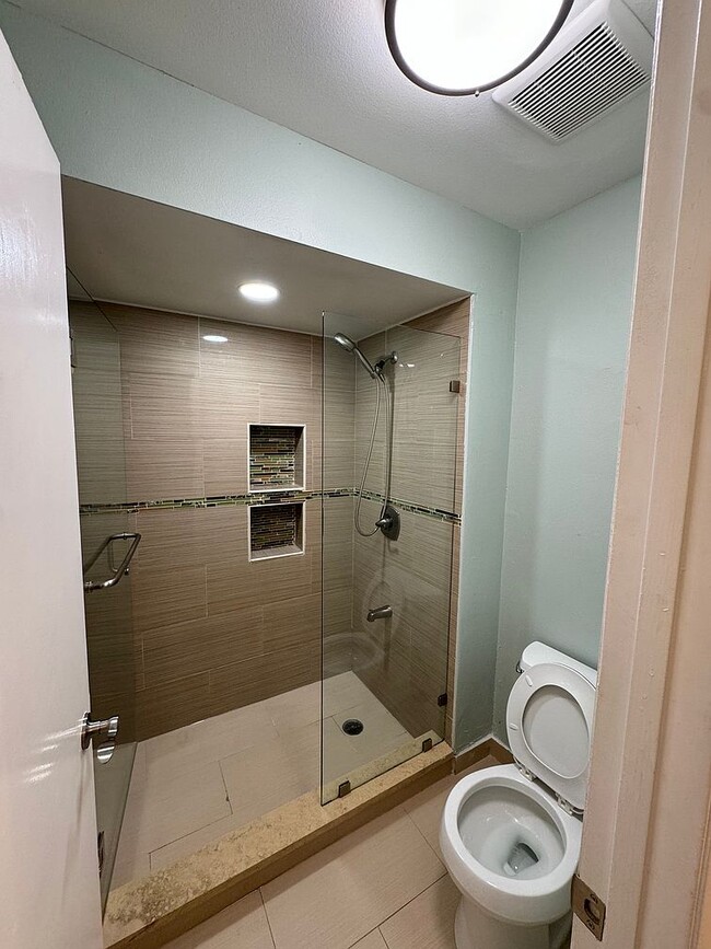 Building Photo - 470 S Pin Oak Pl