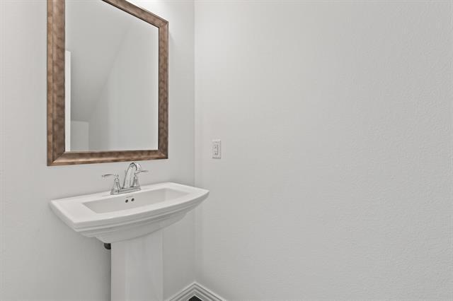 Building Photo - 621 Somerset Dr