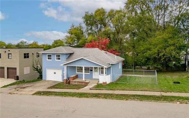 Building Photo - 841 E Lutton St