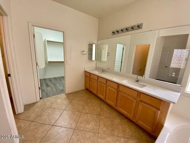 Building Photo - 2127 W Maya Way