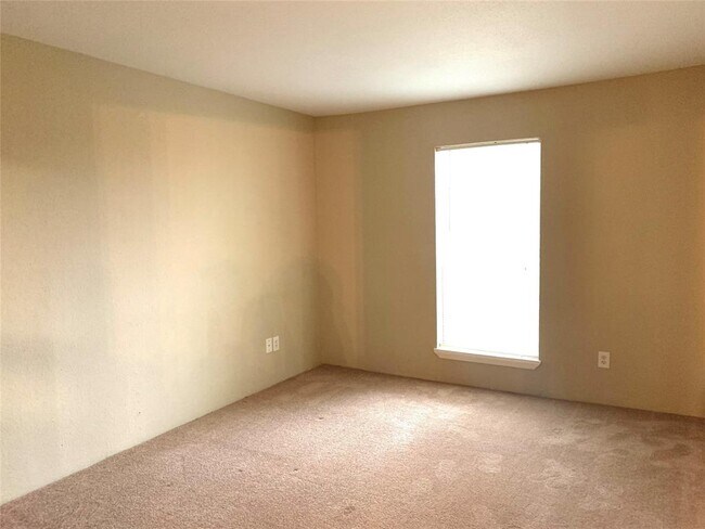 Building Photo - 2200 Cypress Landing Rd