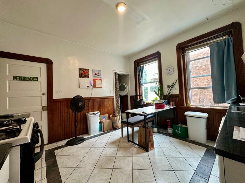 Building Photo - 4 Litchfield St