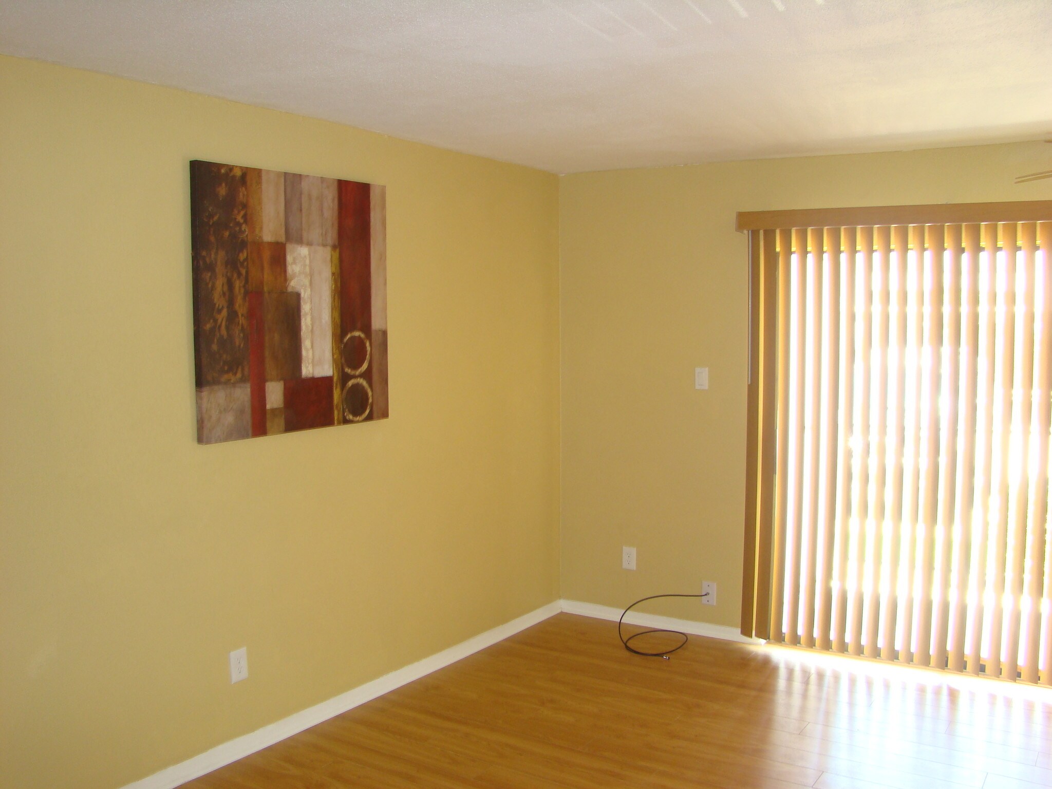 Building Photo - 2820 S Bartell Dr