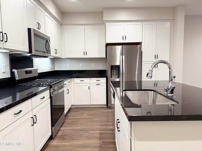 Building Photo - 215 Red Brick Dr