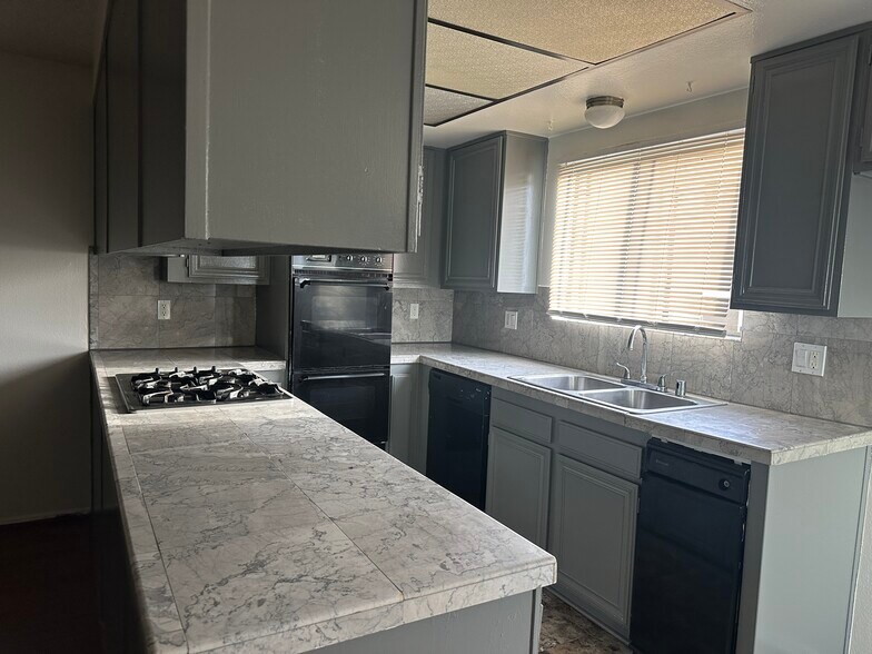 Building Photo - 3431 Artesia Blvd