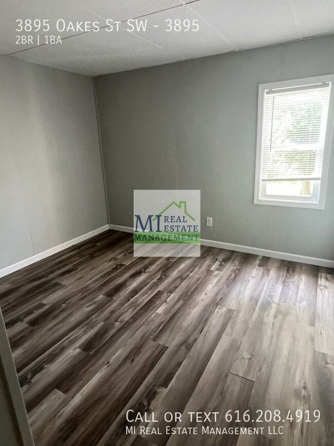 Building Photo - 3895 Oakes St SW