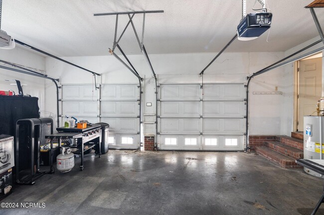 Building Photo - 5603 Gold Ct