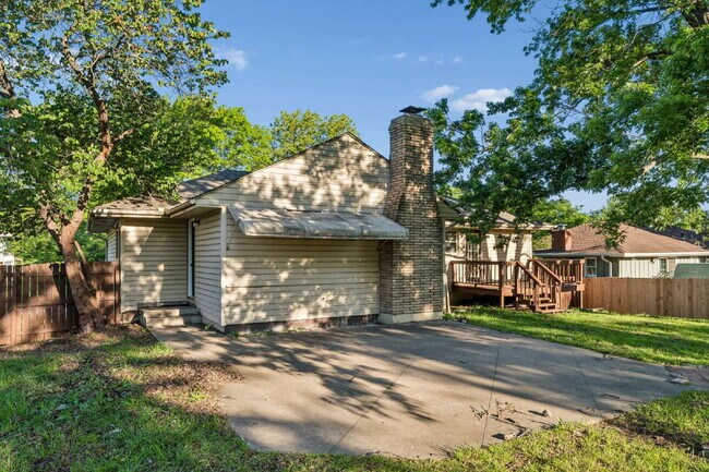 Building Photo - COMING SOON!! Charming 3-Bedroom Home with Spacious 2160 Sq Ft Layout in Independence, MO!