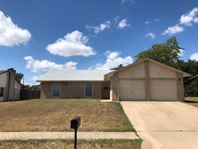Primary Photo - 2909 Trailridge Cir