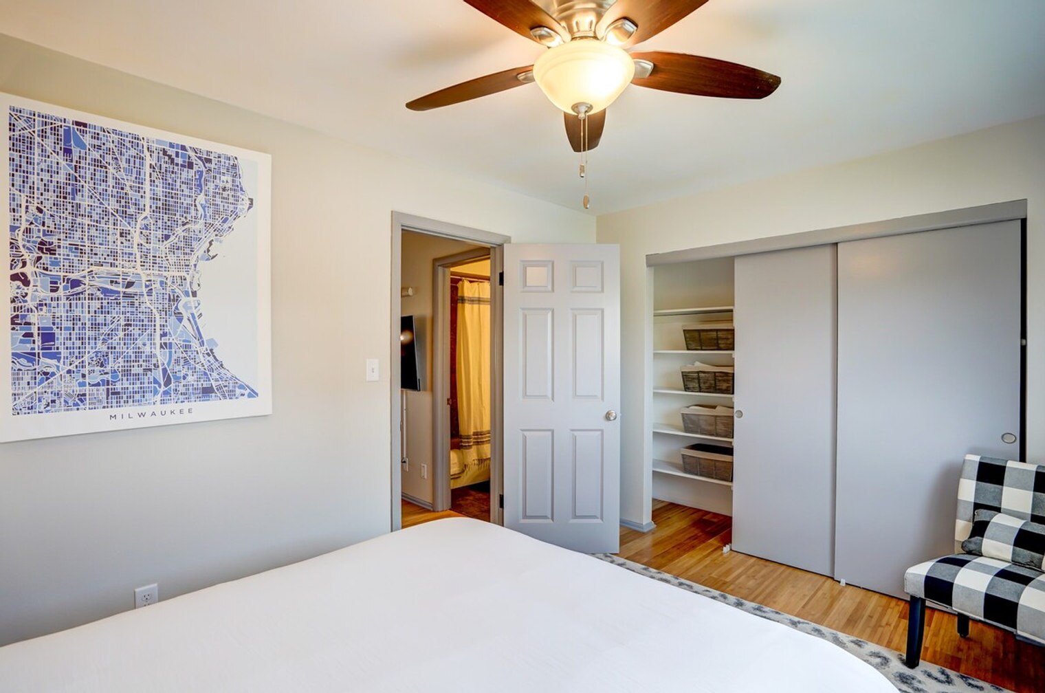 Building Photo - 9407 W Adler St