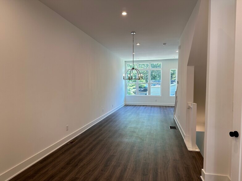 Building Photo - 1253 Wright Ln SE