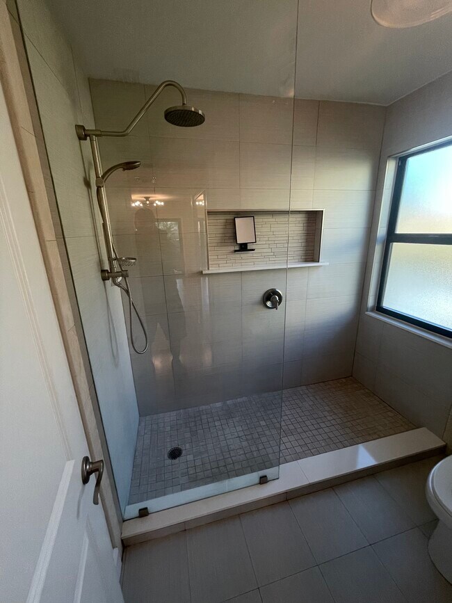 Building Photo - 13017 Northshire Trl